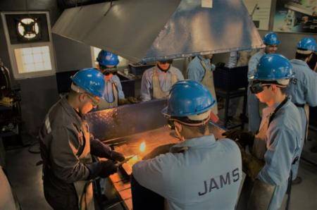 الحكومة تسعى لرفع نسبة التحاق الطلبة بالتعليم المهني والتقني إلى 50