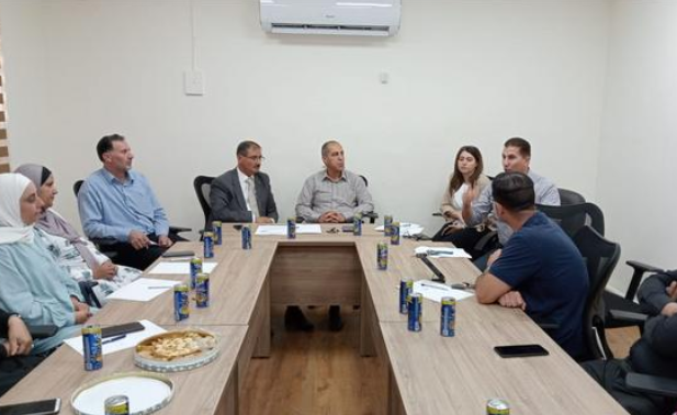 بحث التحديات والمعوقات التي تواجه قطاع الإرشاد الزراعي