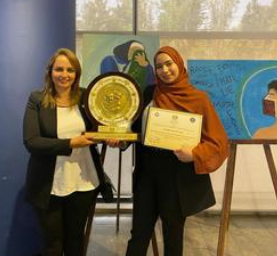 الألمانية الأردنية تفوز بجائزة أفضل لوحة زيتية تعبيرية لمشروع مركز السلم المجتمعي لمحافظات الجنوب