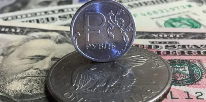 وداعا للدولار.. روسيا تتجه لشراء اليوان الصيني بهذه الكمية