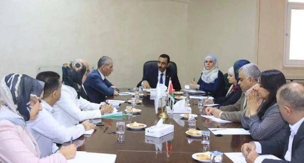 وفد من وزارة الصحة الفلسطينية يزور مؤسسة الغذاء والدواء