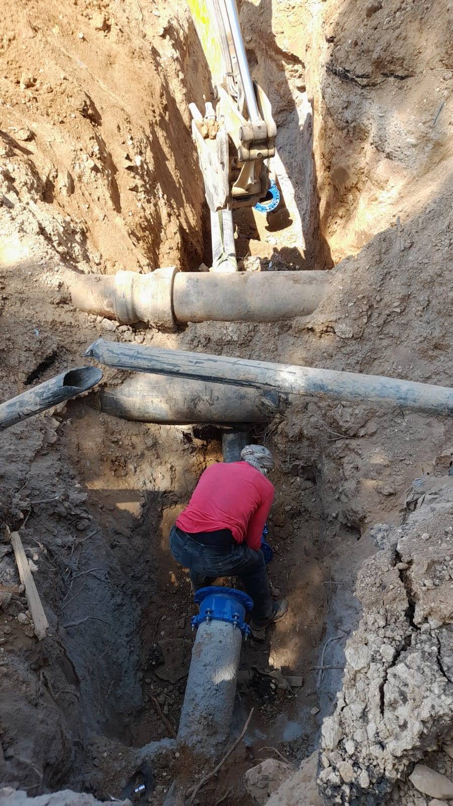 المياه تعيد الضخ لمناطق في دير علا بعد اصلاح خط رئيسي