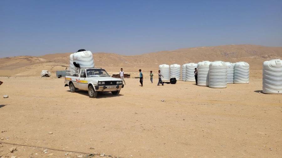 مسار الخير تزود قرية الثغرة بخزانات المياه