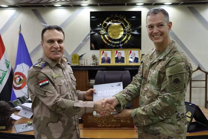 قائد القوة الجوية العراقي يستقبل قائد عمليات آسيا الوسطى والغربية في مقر قيادة قاعدة الشهيد محمد علاء الجوية
