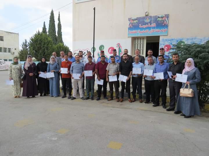 مدير شرطة غرب إربد يرعى تخريج المشاركين في الدورة التدريبية الثانيـة الواقع الأمني حول المخدرات، الجرائم الإلكترونية، حماية الأسرة.