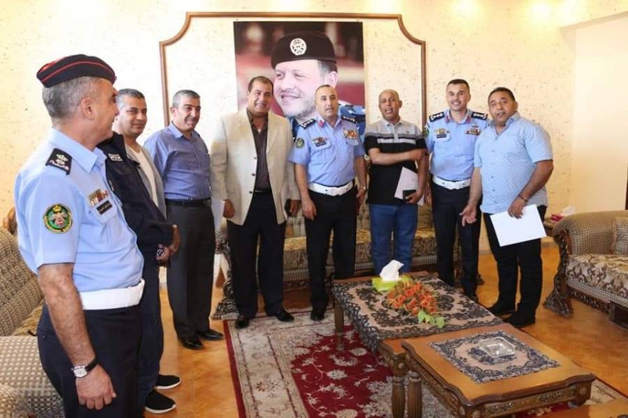 الدوريات الخارجية تكرم عدد من أبنائها المتقاعدين ....صور 