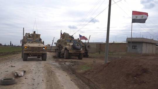 سانا: الجيش الأمريكي يدخل أسلحة وذخائر إلى قواعده غير الشرعية بريف الحسكة