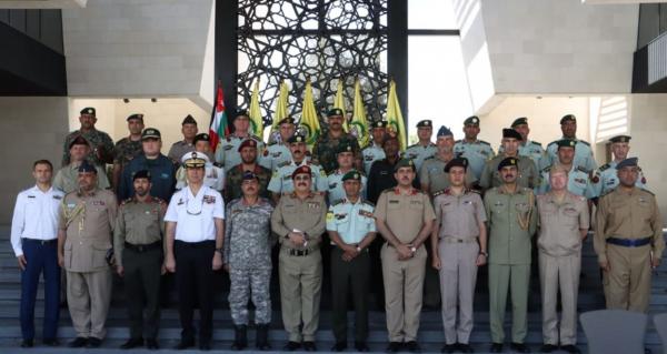 وفد من الملحقين العسكريين يزور قيادة الحرس الملكي الخاص