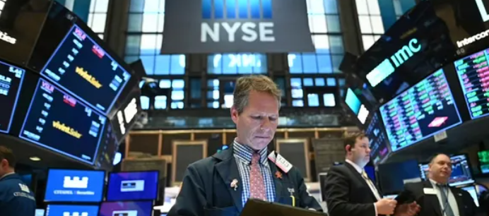 مخاوف رفع الفائدة تهبط بالمؤشرات الأميركية