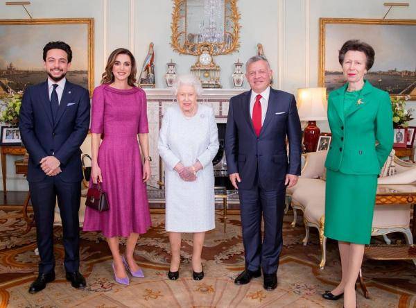 الملك: الملكة إليزابيث كانت شريكة للأردن وصديقة