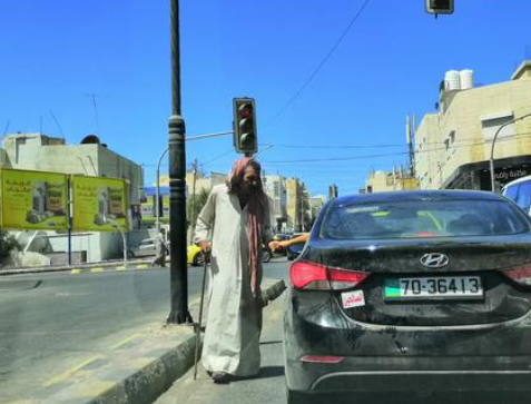 ظاهرة التسول تعكس صورة قاتمة في مادبا