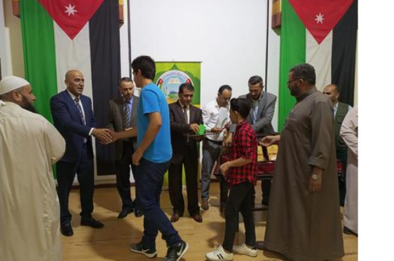 العتوم يرعى تكريم اوائل المراكز الصيفية