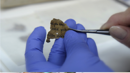 العثور على مخطوطات البحر الميت الغامضة المفقودة في التاريخ في الولايات المتحدة!