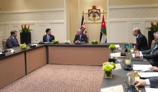 الملك يستقبل وفدا من الكونغرس الأمريكي