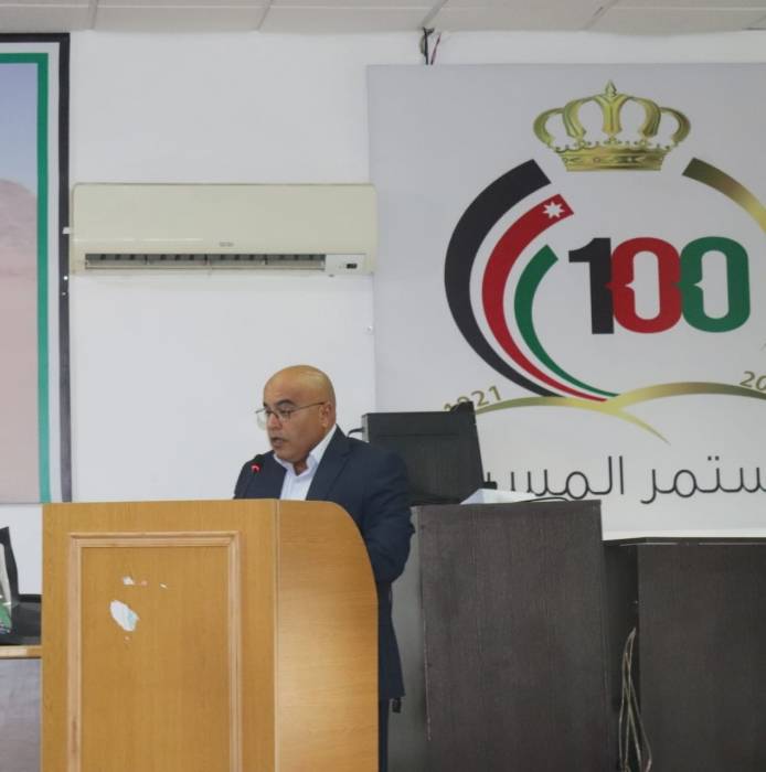 بلدية لواء الموقر تكرم المتفوقين في الثانوية العامة في اللواءوالمعلمات المتميزات  في احتفال مهيب