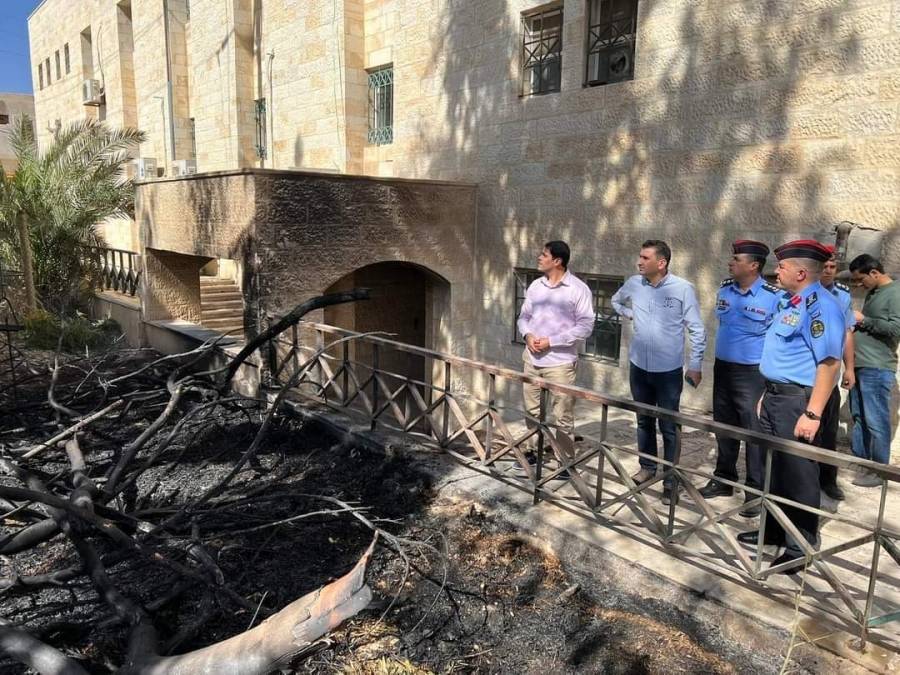 حريق في مبنى الأراضي والمساحة في المفرق