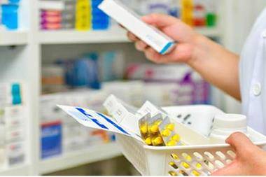 نقابة الصيادلة تتوعد تطبيقات توصيل وتجارة الأدوية