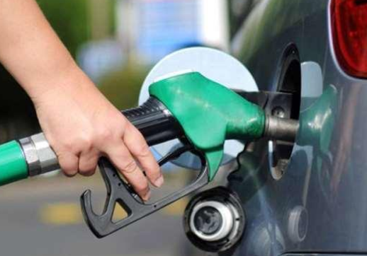 الحكومة الاردنية : انخفاض اسعار البنزين عالميا