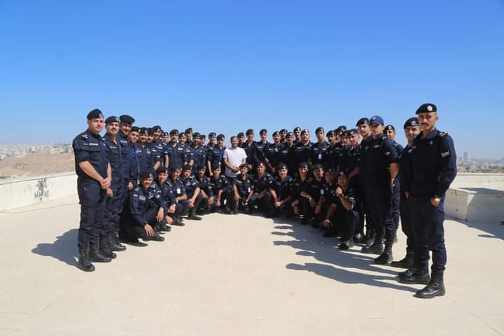 وفد من الضباط الجدد يزورون ادارة مكافحة المخدرات