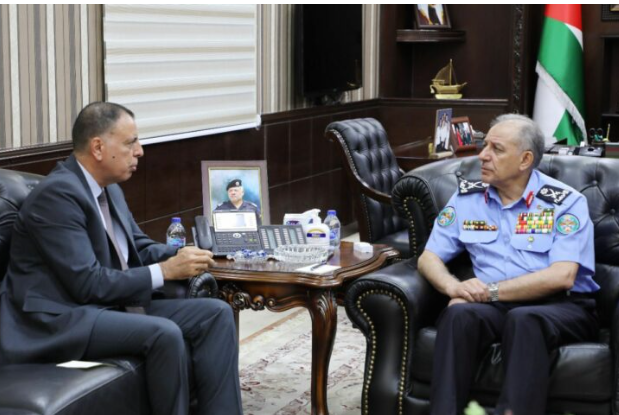 وزير الداخلية يزور مديرية الأمن العام ويلتقي اللواء المعايطة