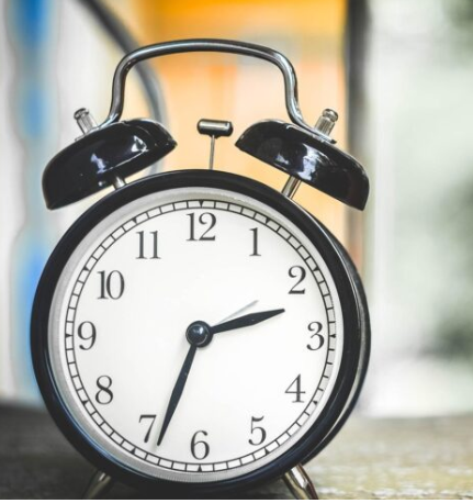 ترجيح استمرار العمل بالتوقيت الصيفي هذا العام