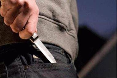 مصر.. شاب يطعن فتاة بشارع كلية الدراسات بمدينة المنصورة