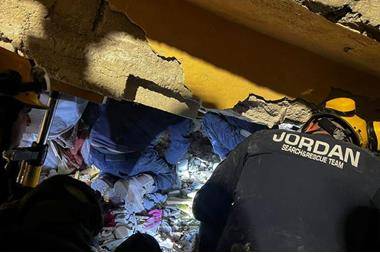 الدفاع المدني: الوصول لكل الموجودين تحت ركام عمارة اللويبدة خلال ساعات