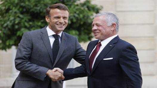 الملك يلتقي ماكرون في العاصمة الفرنسية باريس