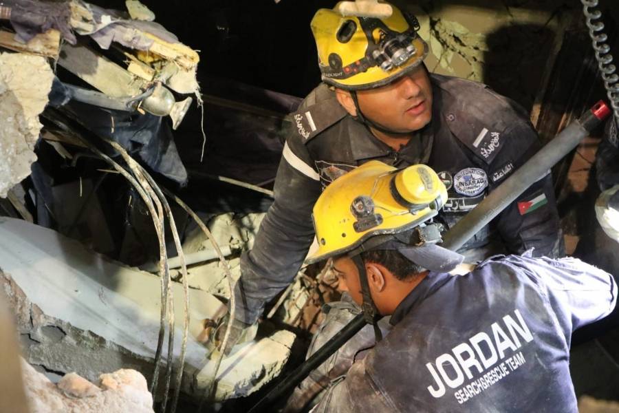 جهود مستمرة لفرق البحث والإنقاذ