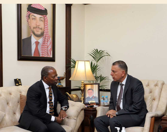 الفراية يلتقي مساعد وزير الخارجية الاميركي لشؤون إنفاذ القانون والمخدرات