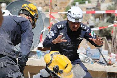 إيجاز صحفي بعد قليل حول مستجدات حادثة انهيار عمارة اللويبدة