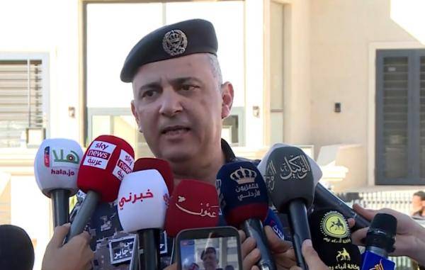 مدير الدفاع المدني: المحاصرون الباقون في الجزء السفلي والمبنى تخلخل