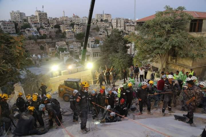 عاجل ..الأمن العام : 3 مجموعات تابعة لفريق البحث والإنقاذ تتابع العمل على قدم وساق وبشكل متسارع بحثا عن آخر المفقودين