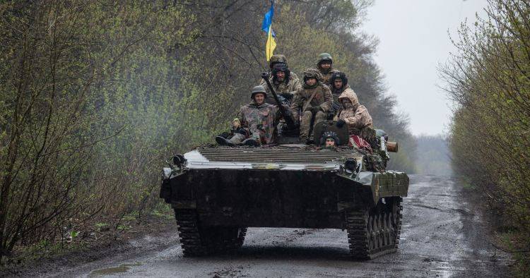 مسؤول أمريكي سابق: واشنطن ولندن لا تريدان انتهاء أزمة أوكرانيا