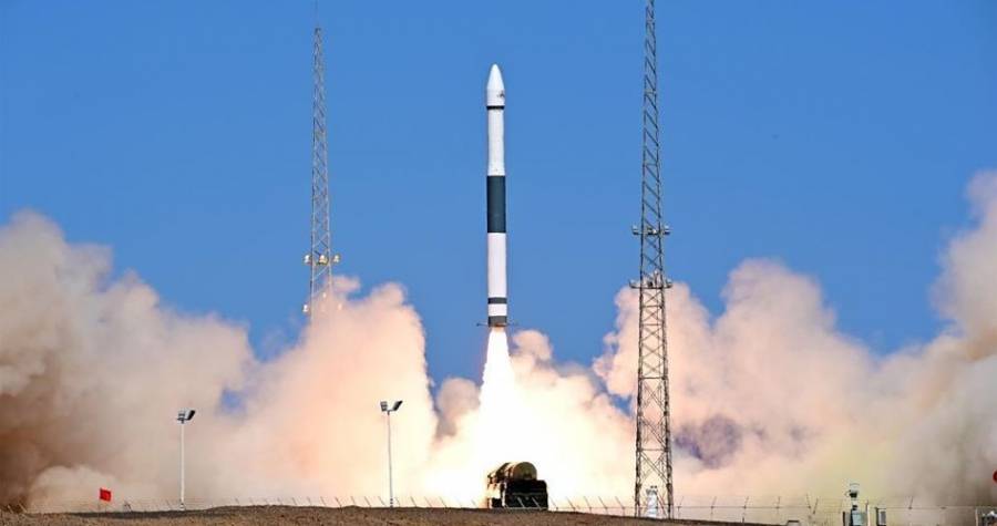 الصين تطلق قمراً صناعياً جديداً الى الفضاء