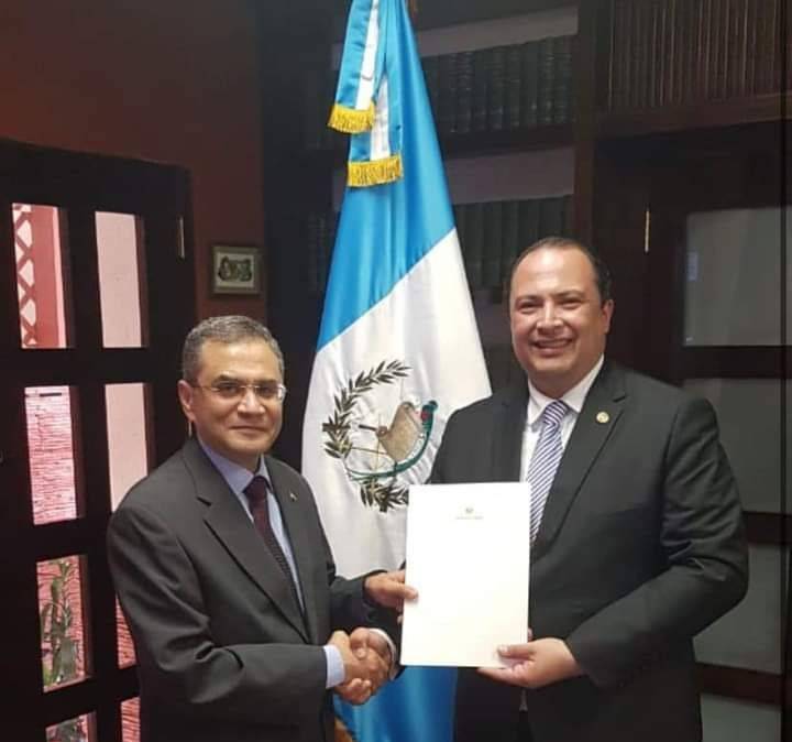 وزير الخارجية الجواتيمالي يستقبل السفير المصري