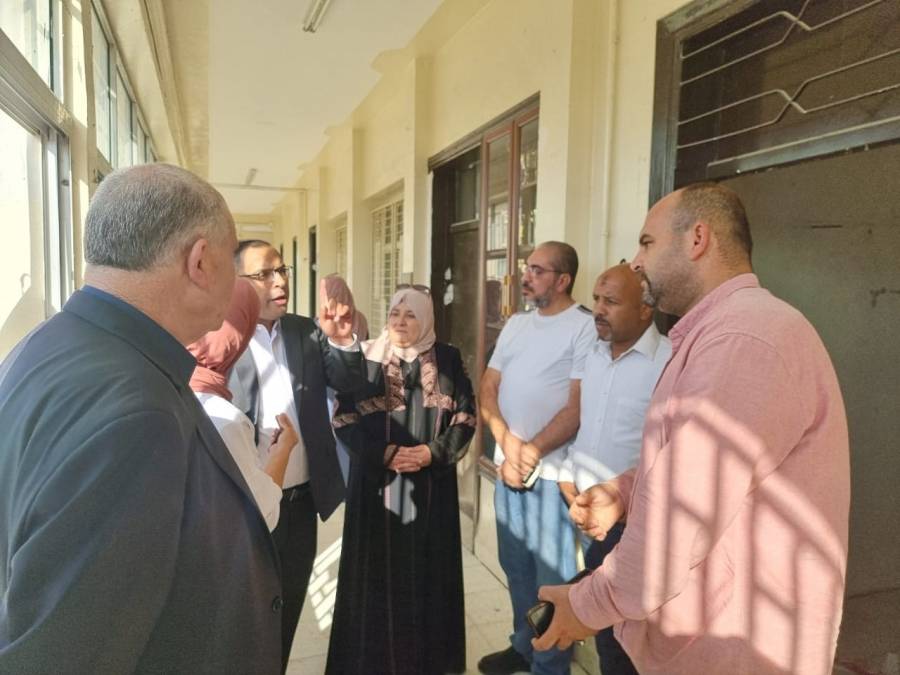 متصرف لواء ماركا  الفرعين يزور مدرسة الزبيدية الثانوية الشامله