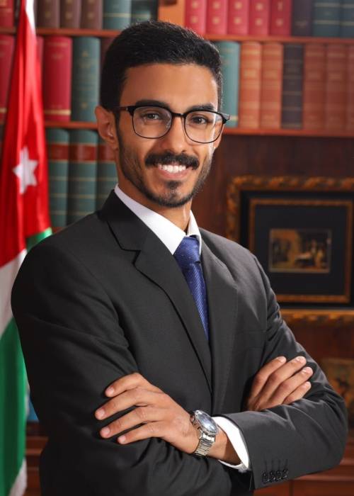 الرقاد  ينطق بلغة الأنباط ويجمع  2500 كلمة منها...فيديو