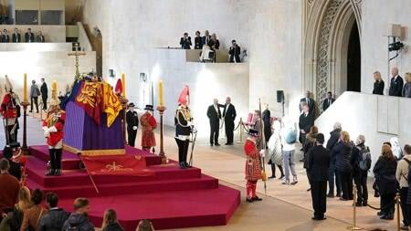 لندن تستعد لـجنازة القرن لأكثر الملوك جلوساً على عرش بريطانيا