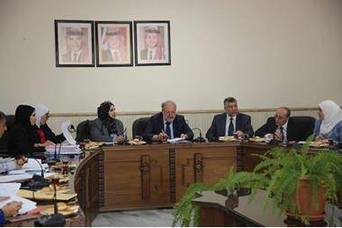 بلدية إربد تنظم ورشة عمل تهدف لتخفيف إجراءات أذونات الأشغال