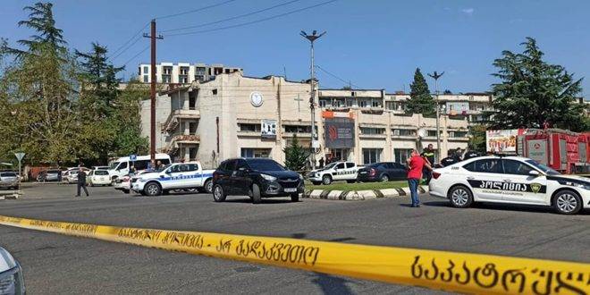 مسلح يقتحم بنكاً في جورجيا ويحتجز رهائن