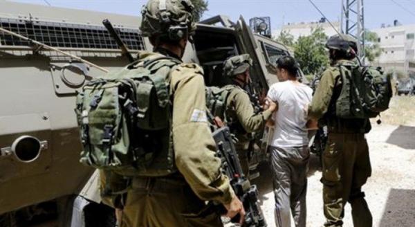 الاحتلال يعتقل 19 فلسطينيا بالضفة الغربية