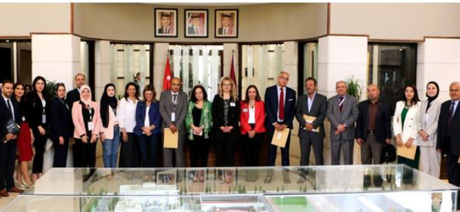 المشاركون في مؤتمر إعلام الشرق الأوسط  يوصون بتوفير كفاءات تلائم سوق العمل ومتطلباته