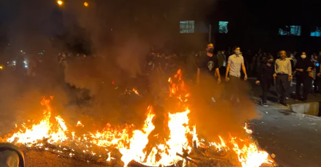 وزير الاتصالات الإيراني: حديثي عن تعطيل الإنترنت أُسيء نقله