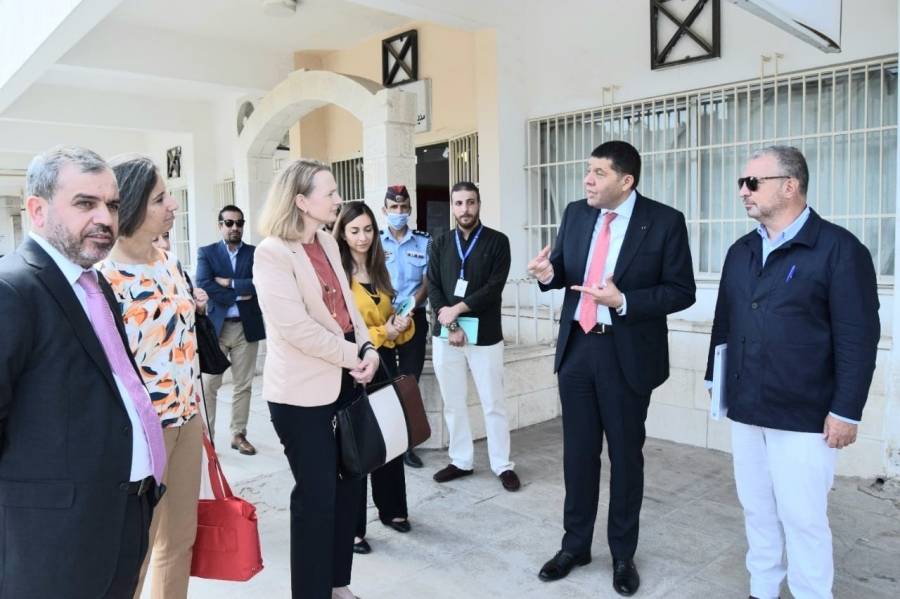 وزير العمل يطلع على تجارب المشاركين ببرنامج التشغيل الوطني بسحاب