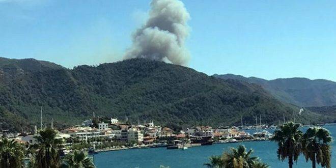 اندلاع حريق في غابات منتجع مرمريس جنوب غرب تركيا