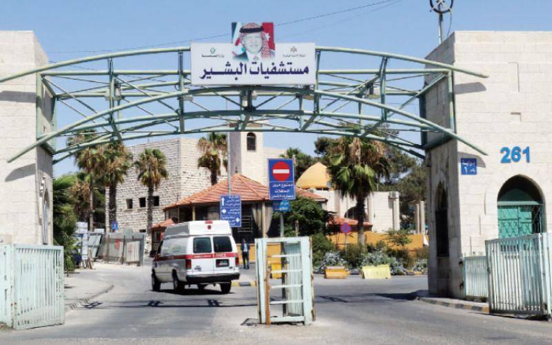 البشير: 12 طالبة راجعن المستشفى بسبب أعراض هضمية