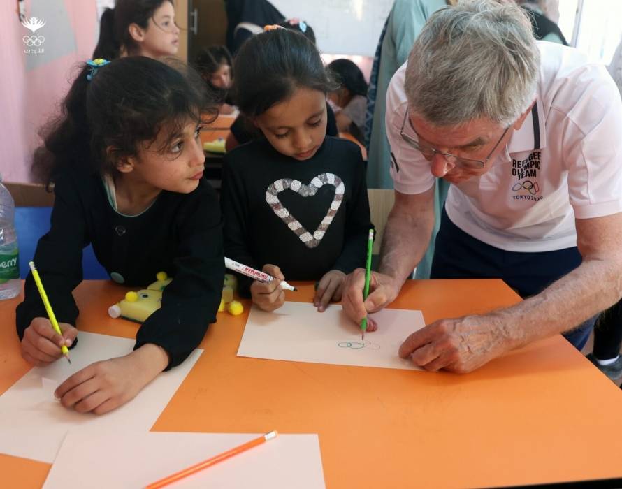 رئيس اللجنة الأولمبية الدولية يزور مخيم الزعتري