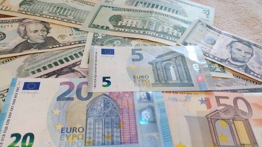 ساء الوضع.. أوروبا تتوقع ركودا طويلا وعميقا