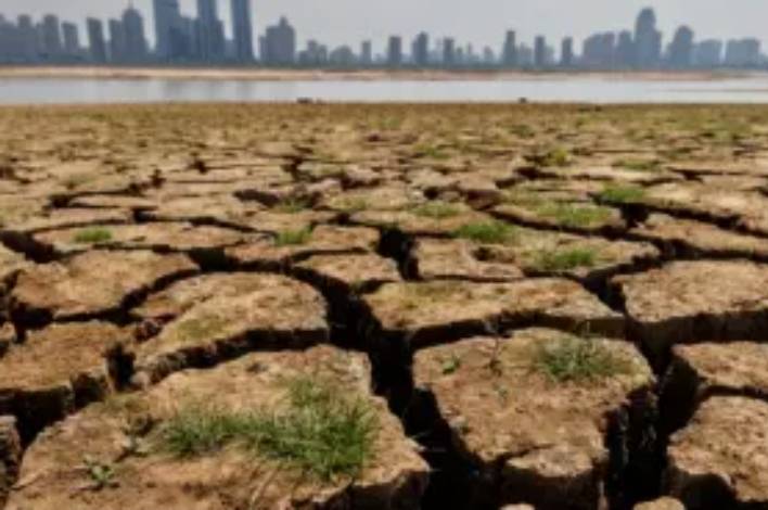 جفاف أكبر بحيرة عذبة في الصين